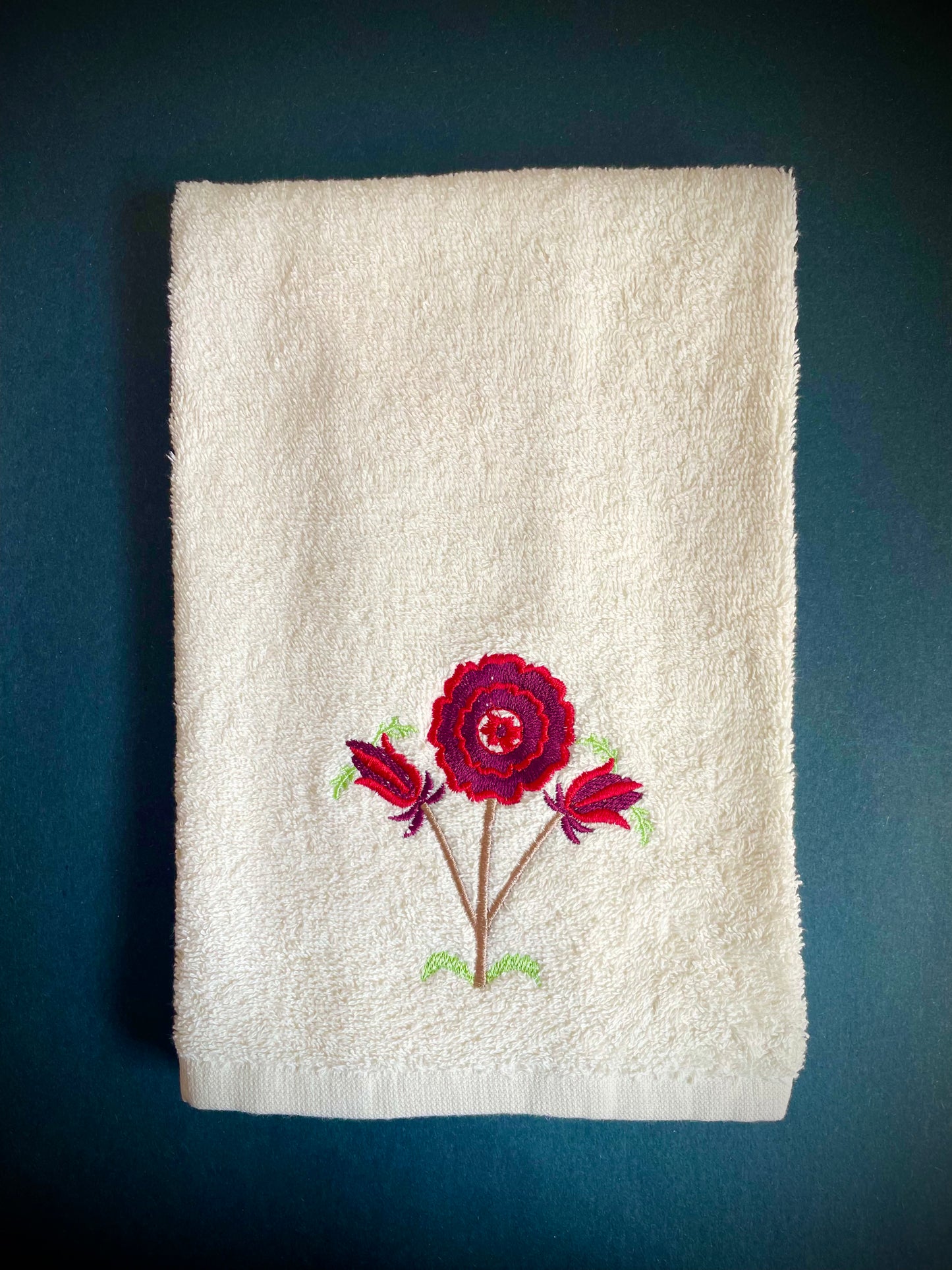 Ivory Towels, Bath Towels, Hand Towels, Canada Best Towels, Use Best Towels, Best Home Linens, Cotton Towels, 500 GSM towels, Home Textiles, Home Linens , Floral Towels,